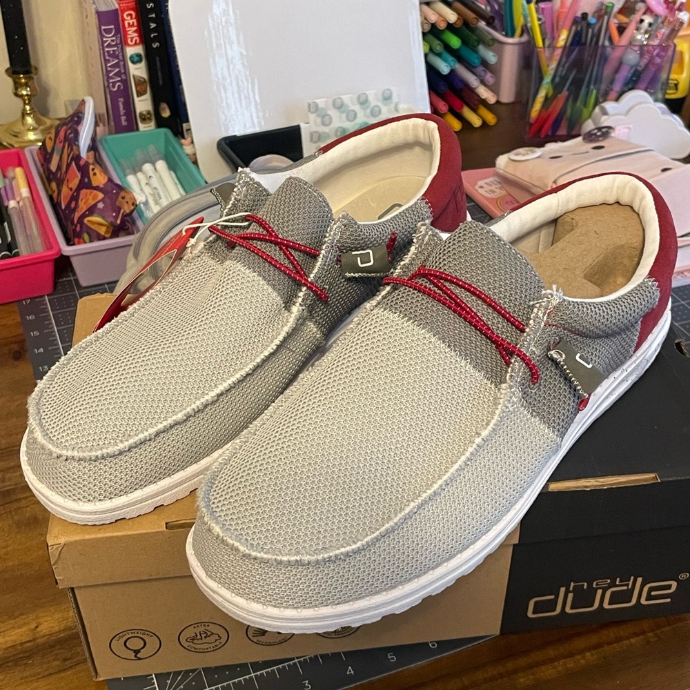 NWT Men’s Hey dude Wally Sox shoes